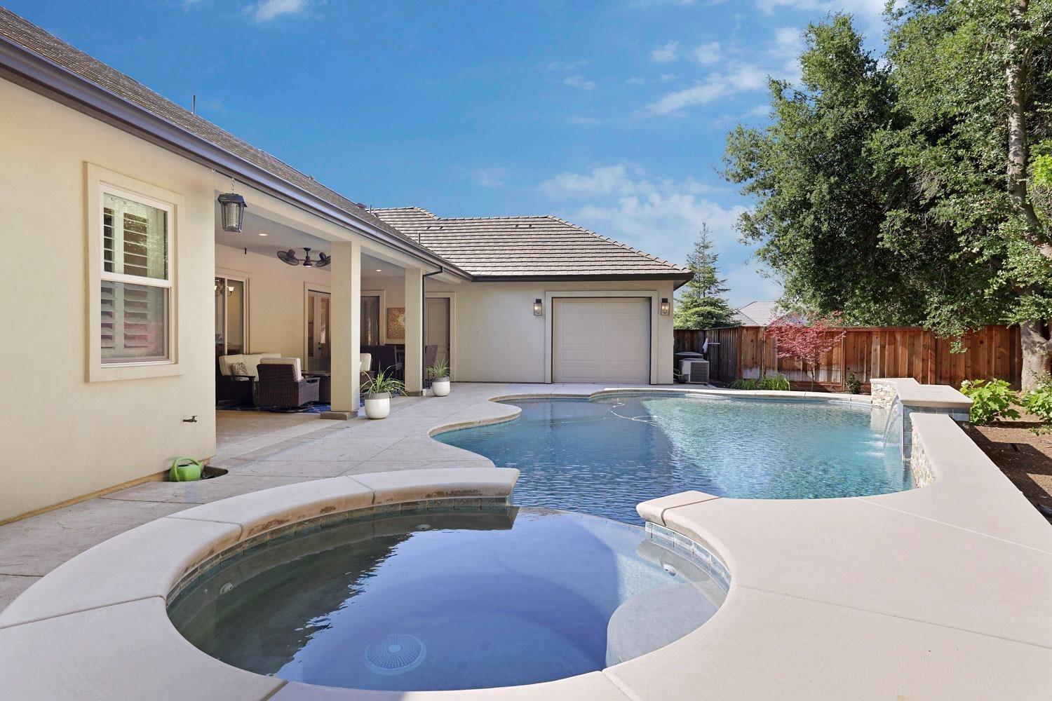 10450 Foxmeadow Court