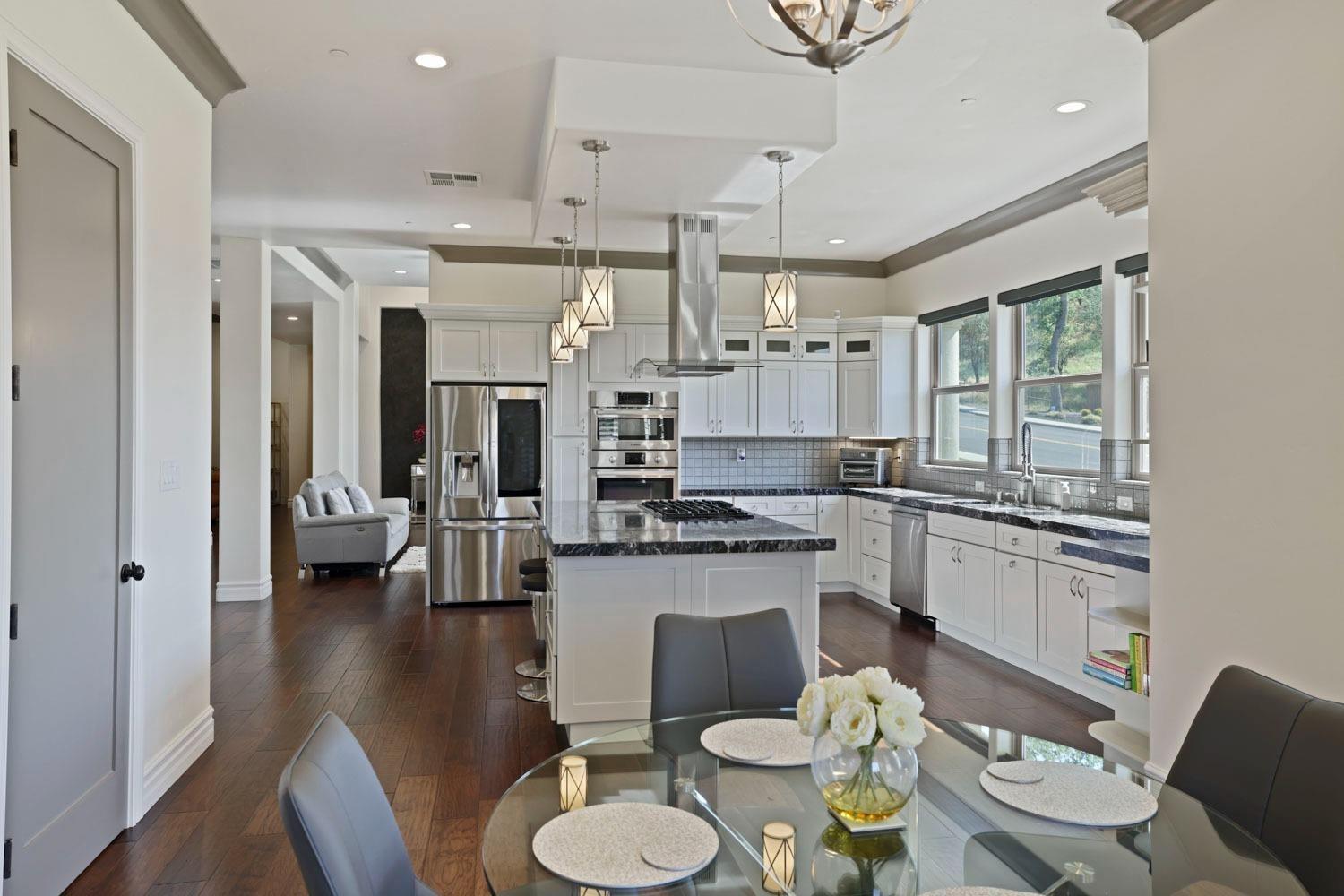 10450 Foxmeadow Court