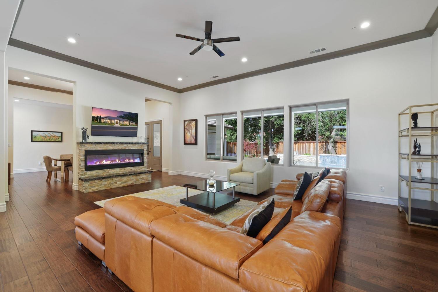 10450 Foxmeadow Court