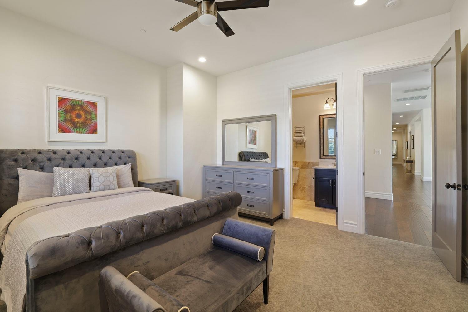 10450 Foxmeadow Court