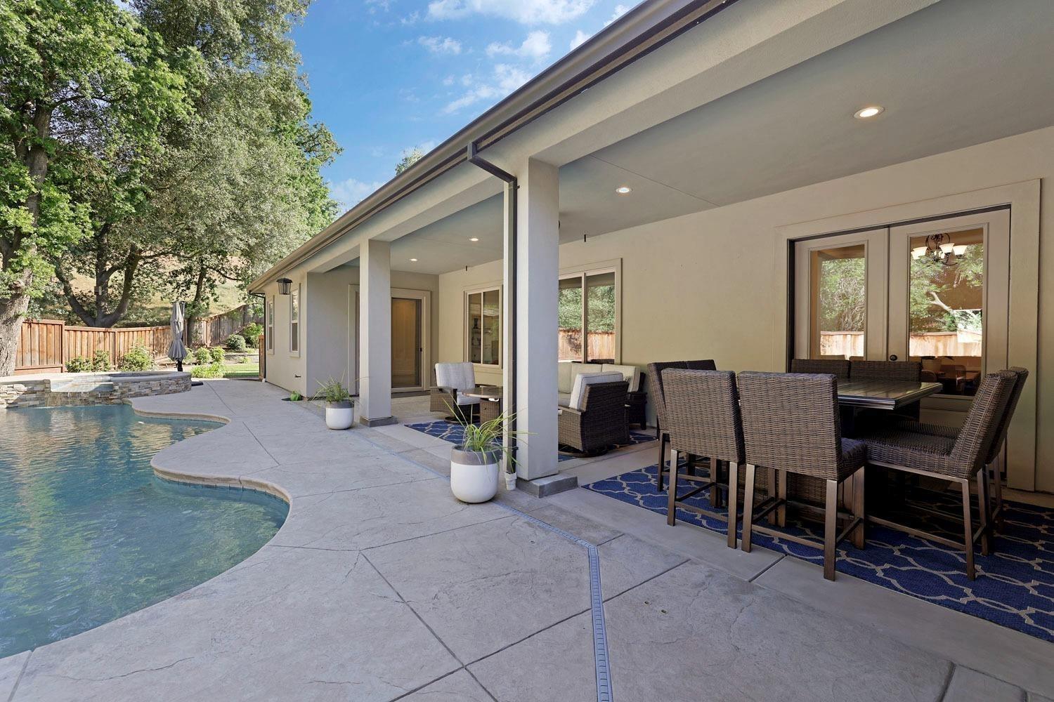 10450 Foxmeadow Court