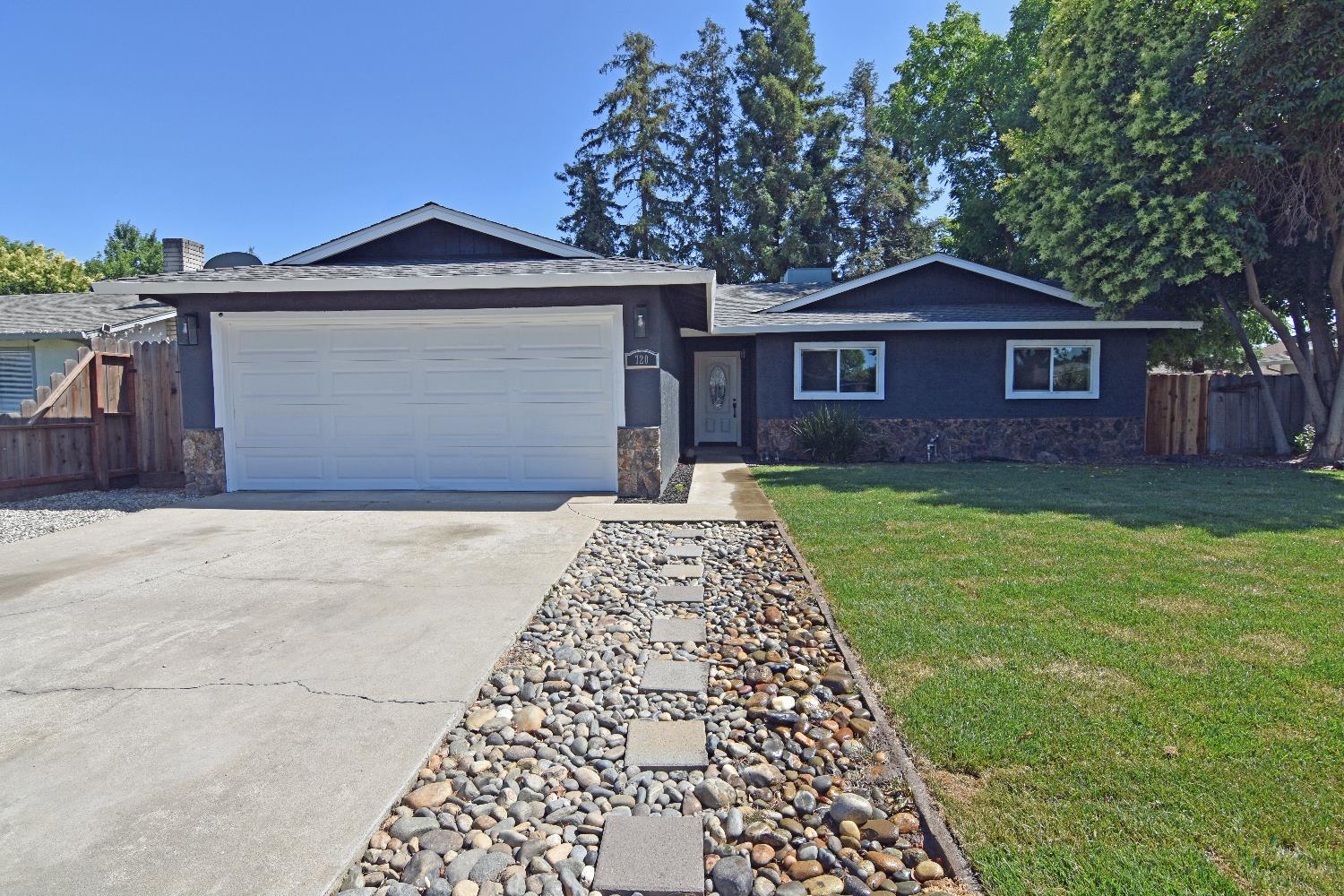 720 Bluefield Avenue