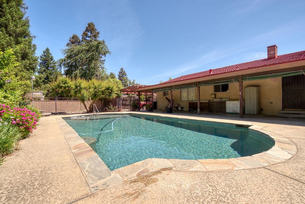 1031 N Daubenberger Road