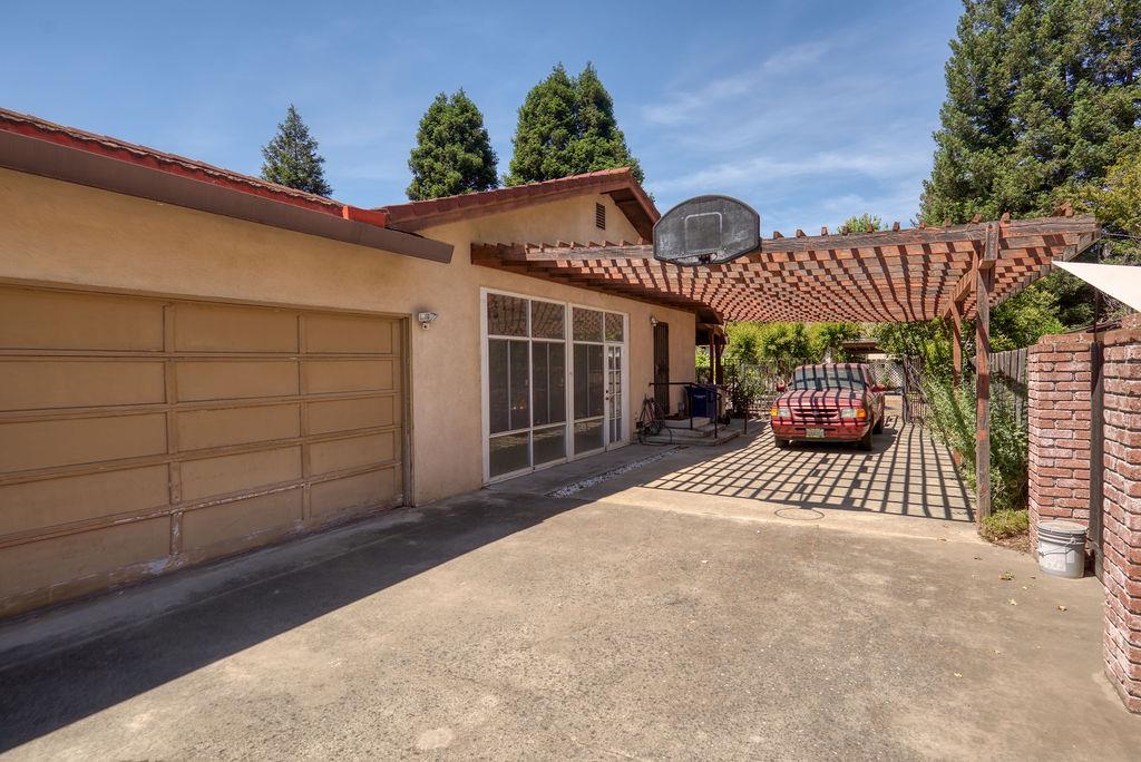 1031 N Daubenberger Road