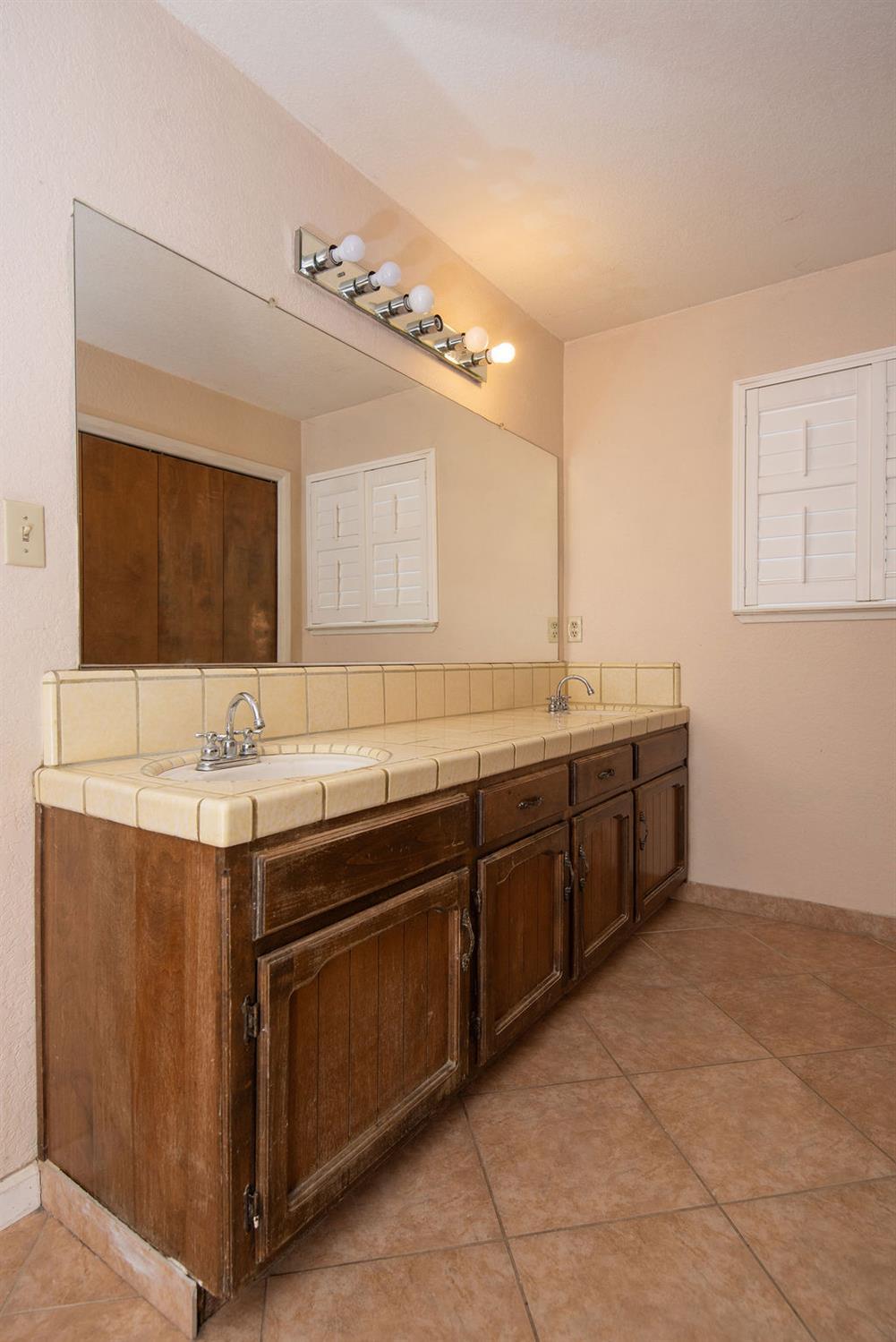 1031 N Daubenberger Road