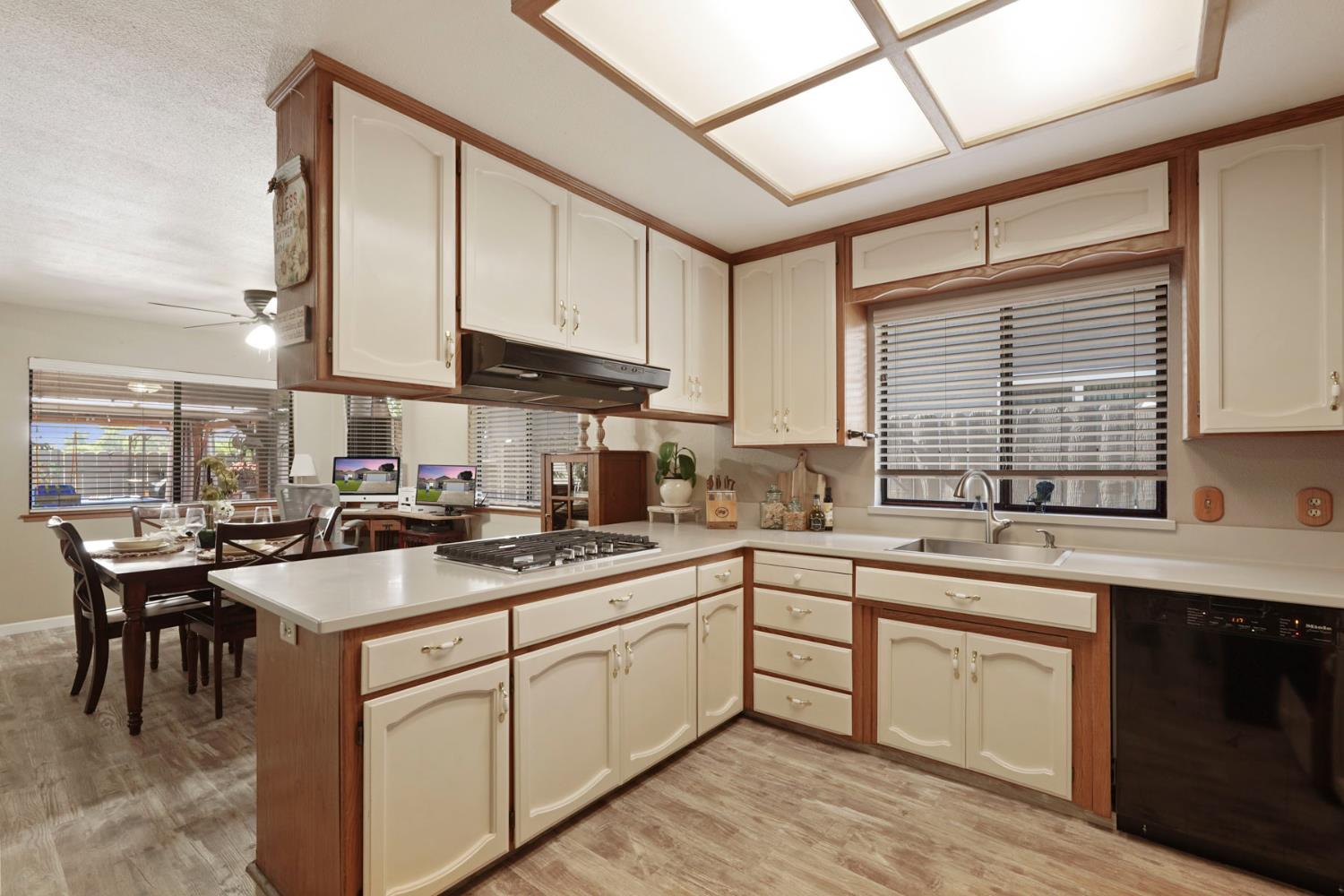 410 Arboles Way