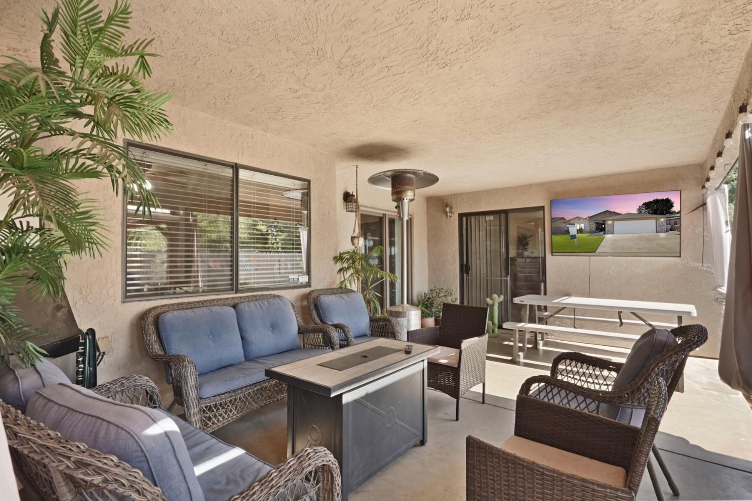410 Arboles Way