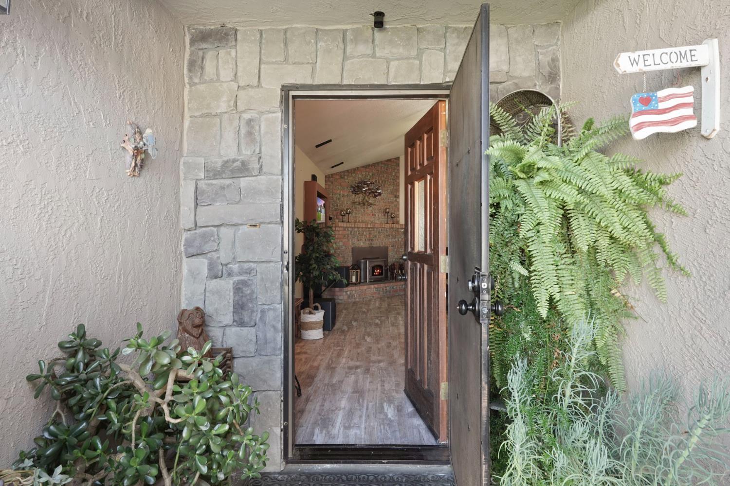410 Arboles Way