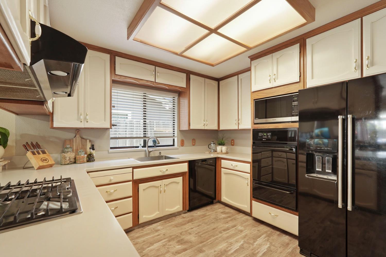 410 Arboles Way