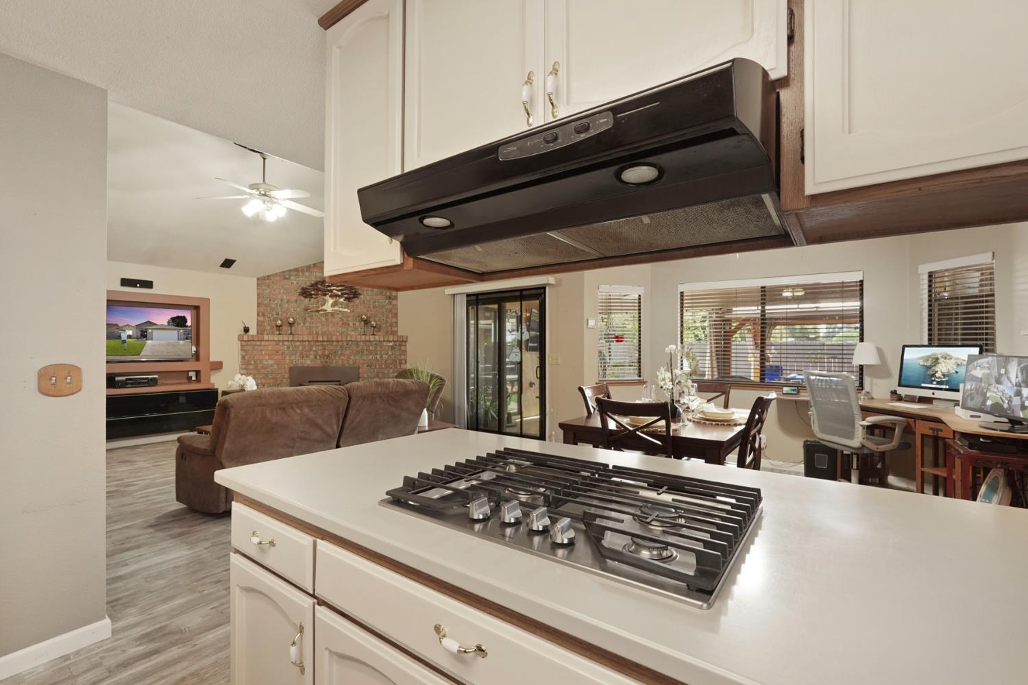 410 Arboles Way