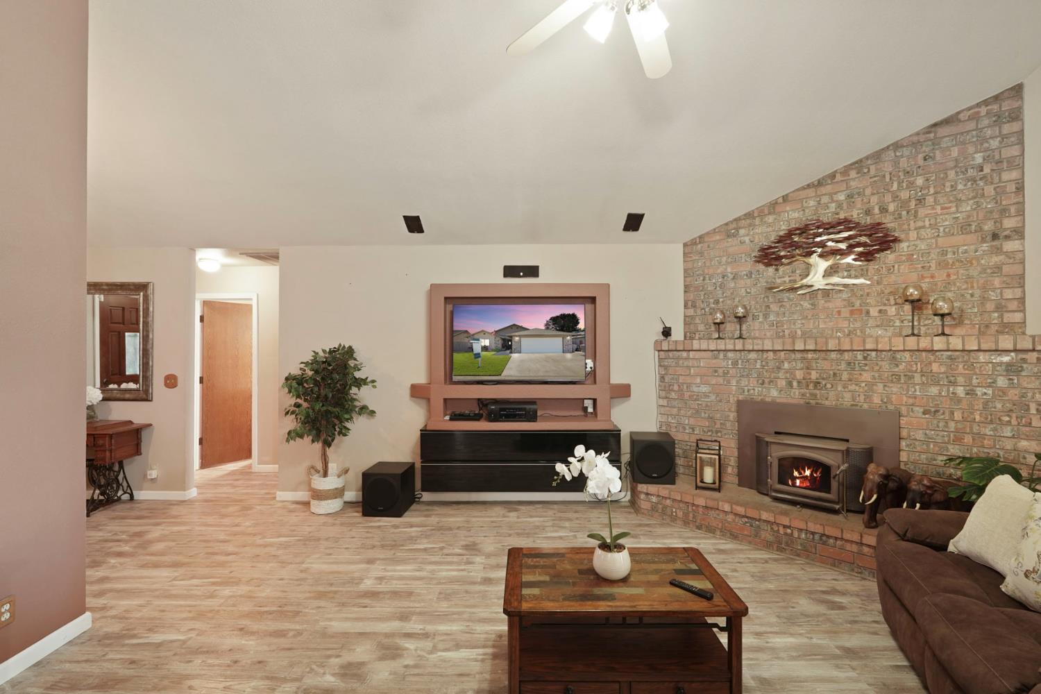 410 Arboles Way