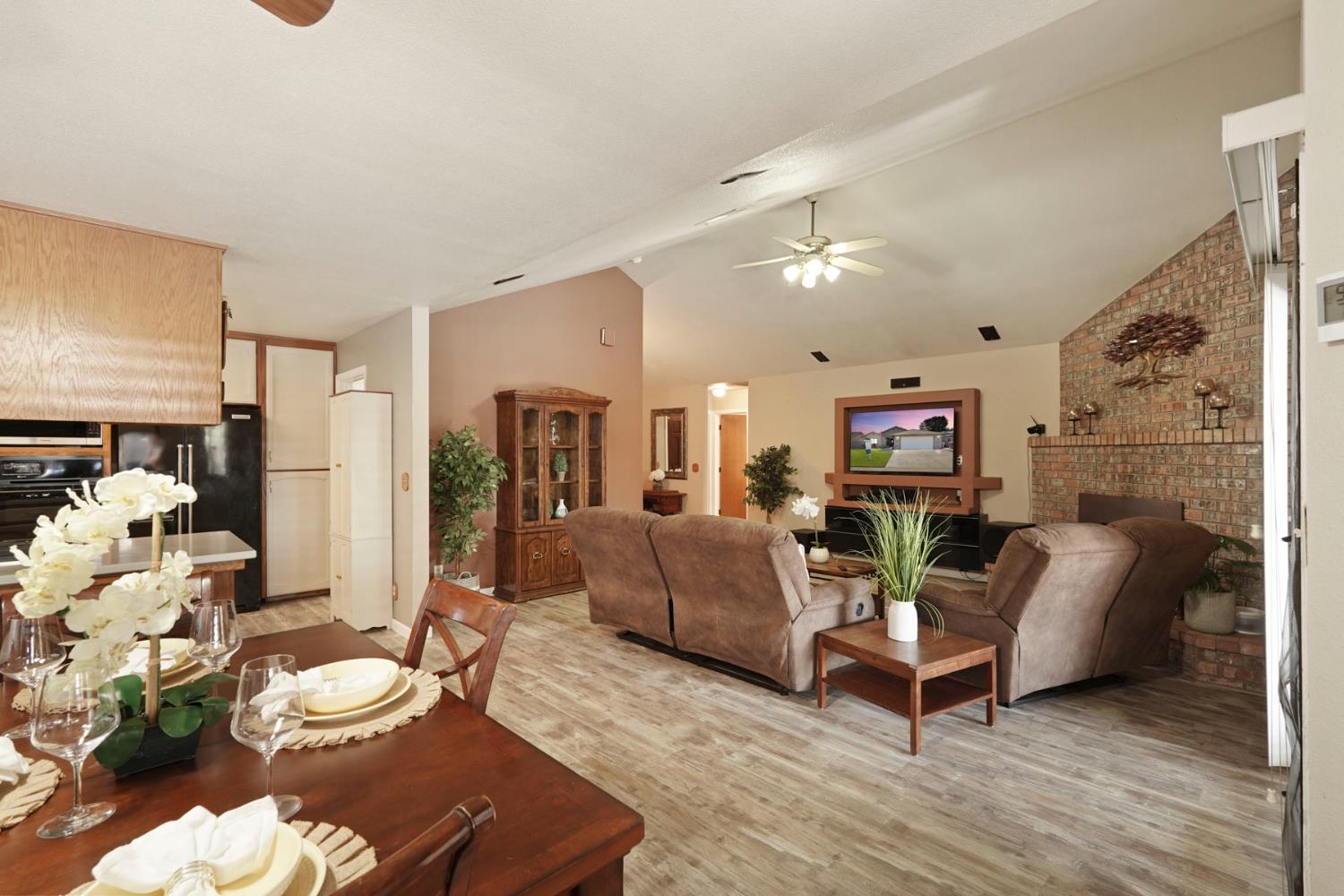 410 Arboles Way