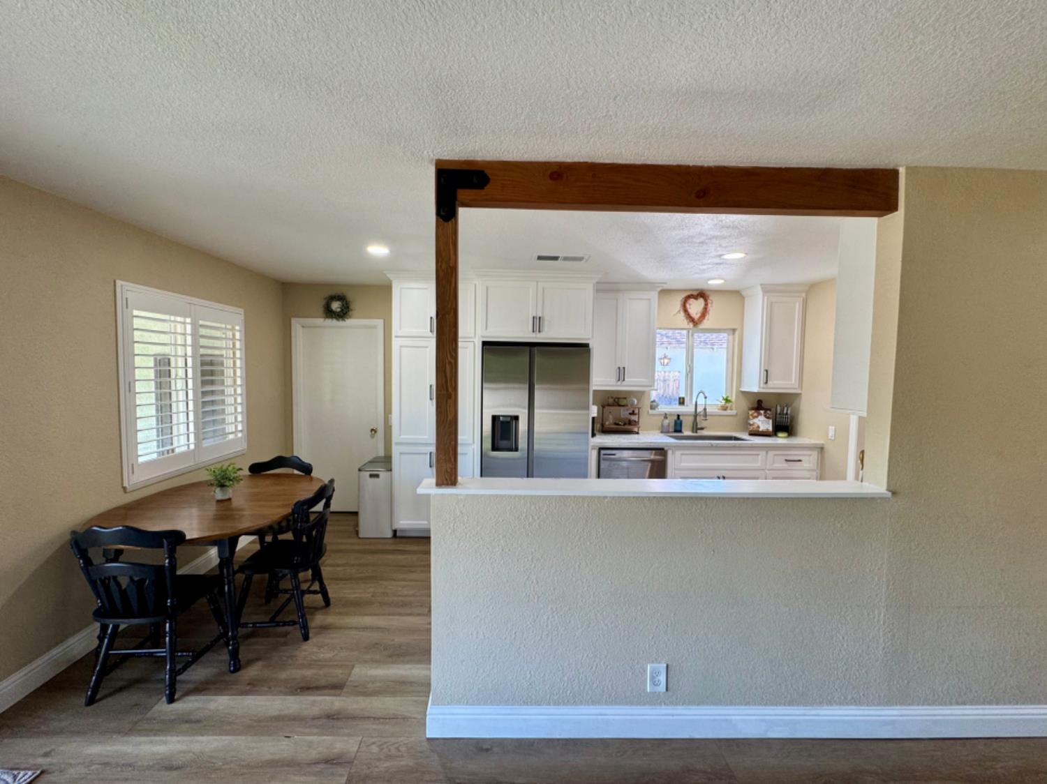 570 S Minaret Avenue