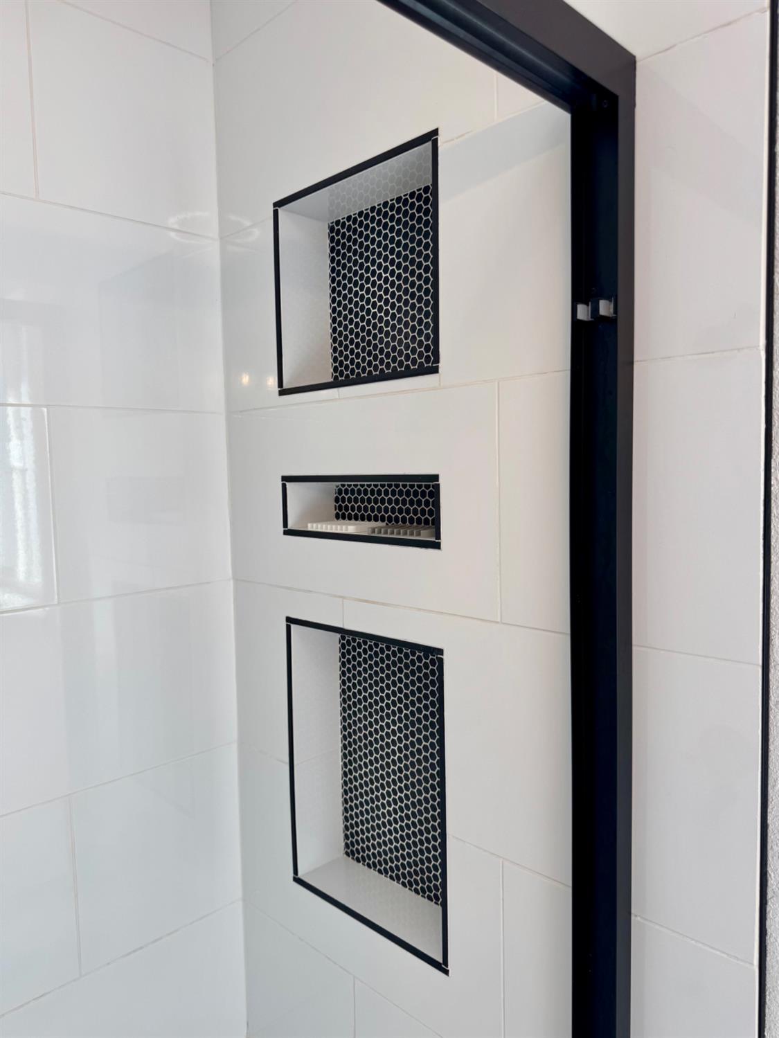 570 S Minaret Avenue