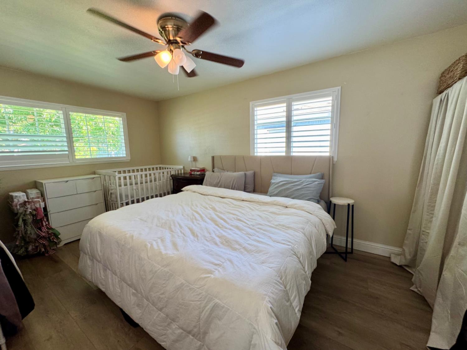 570 S Minaret Avenue