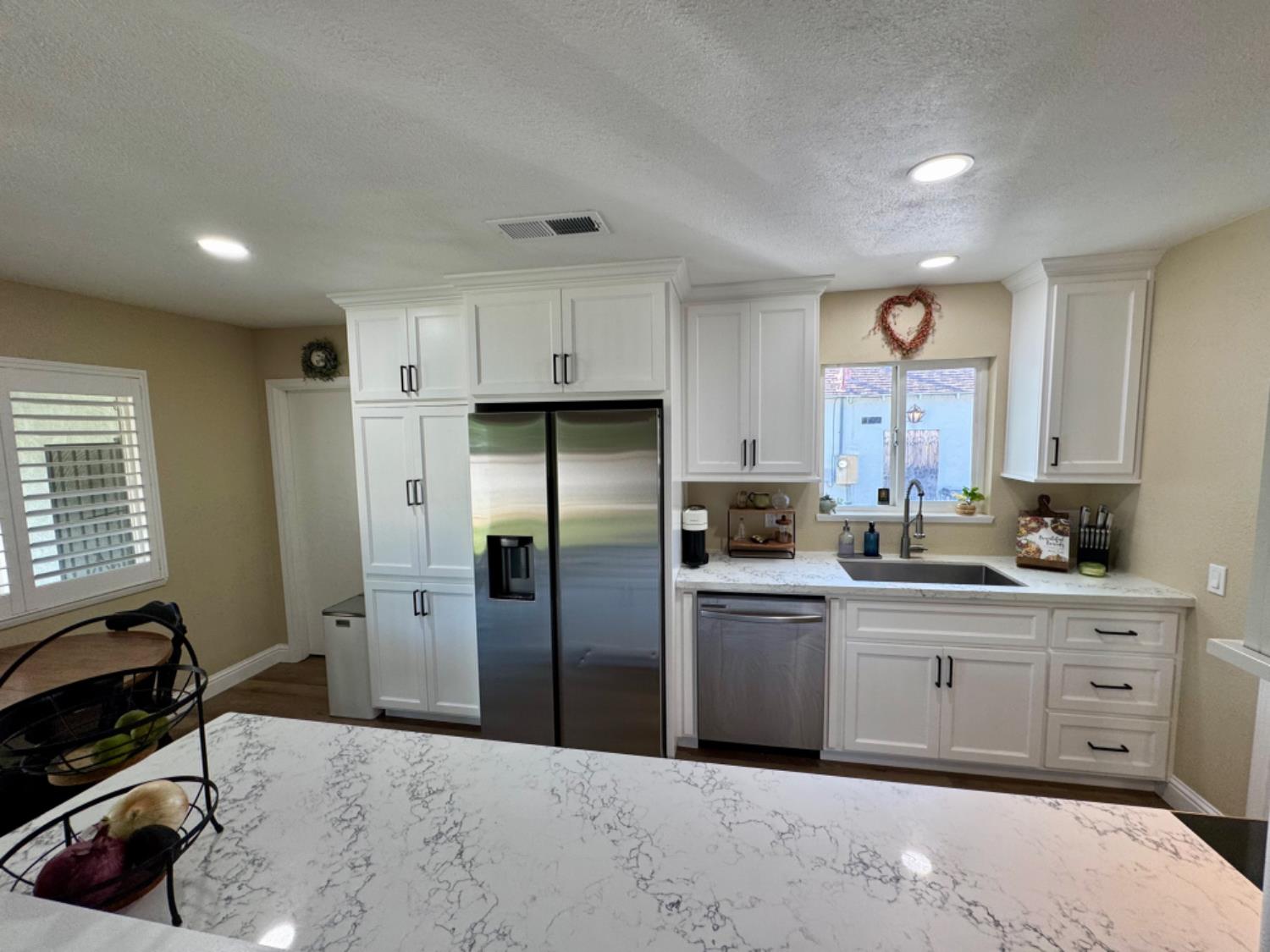 570 S Minaret Avenue