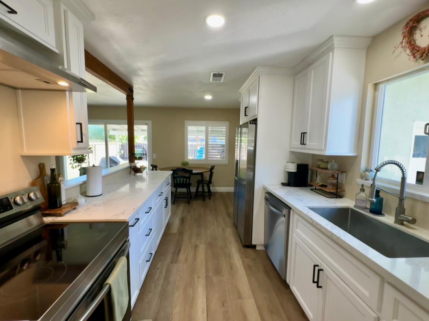 570 S Minaret Avenue