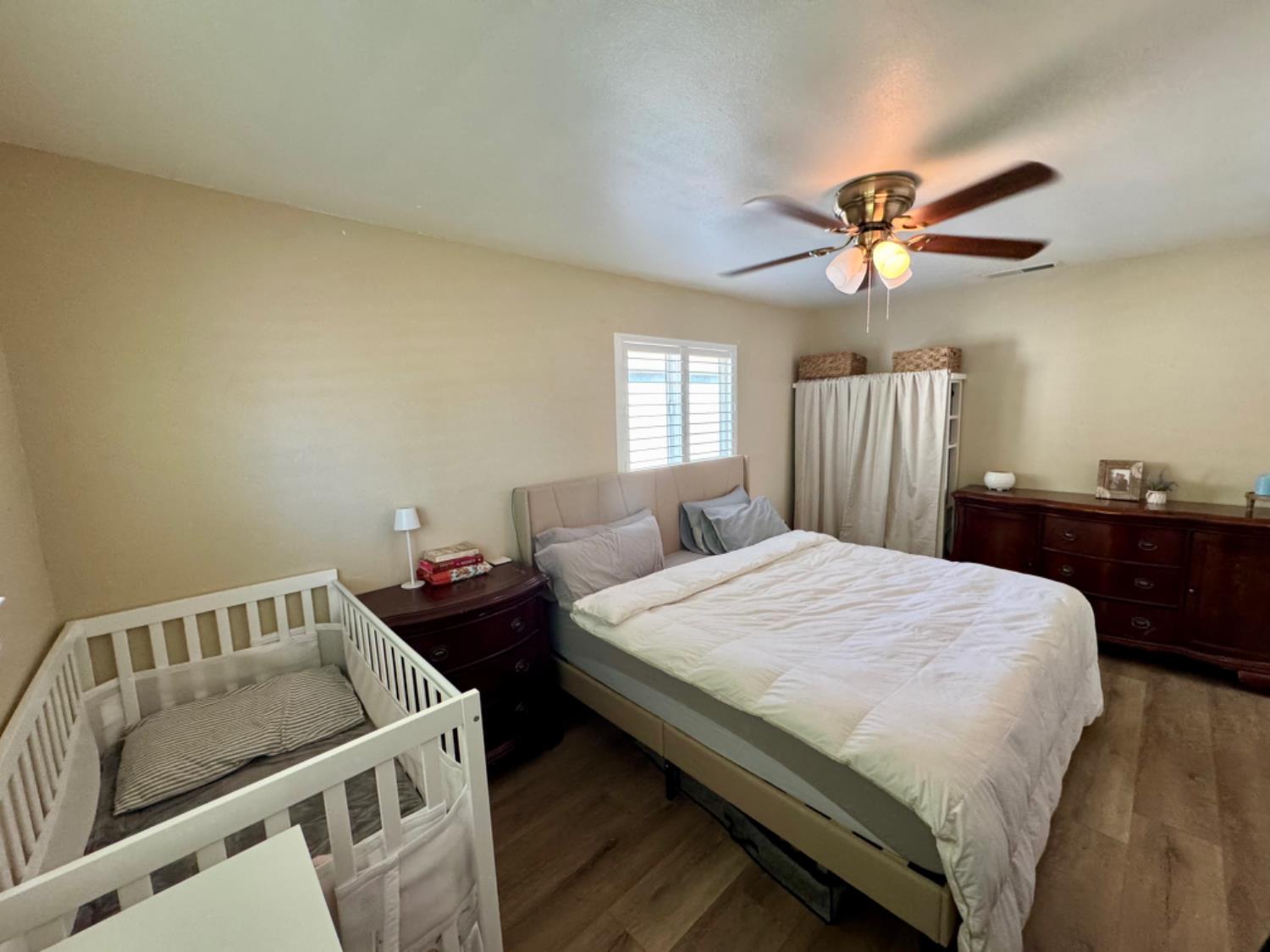 570 S Minaret Avenue