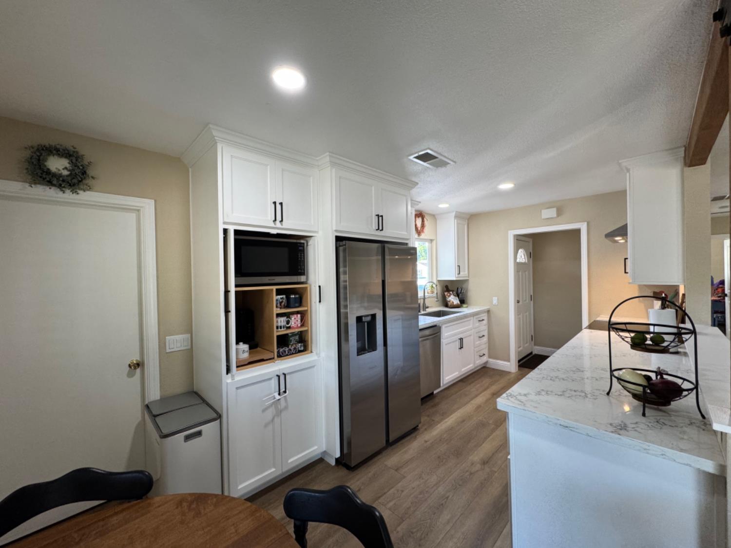 570 S Minaret Avenue