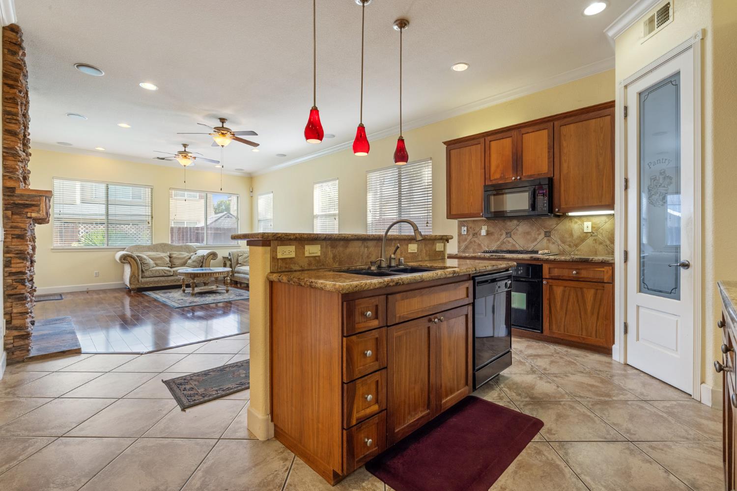 3501 Valley Oak Drive