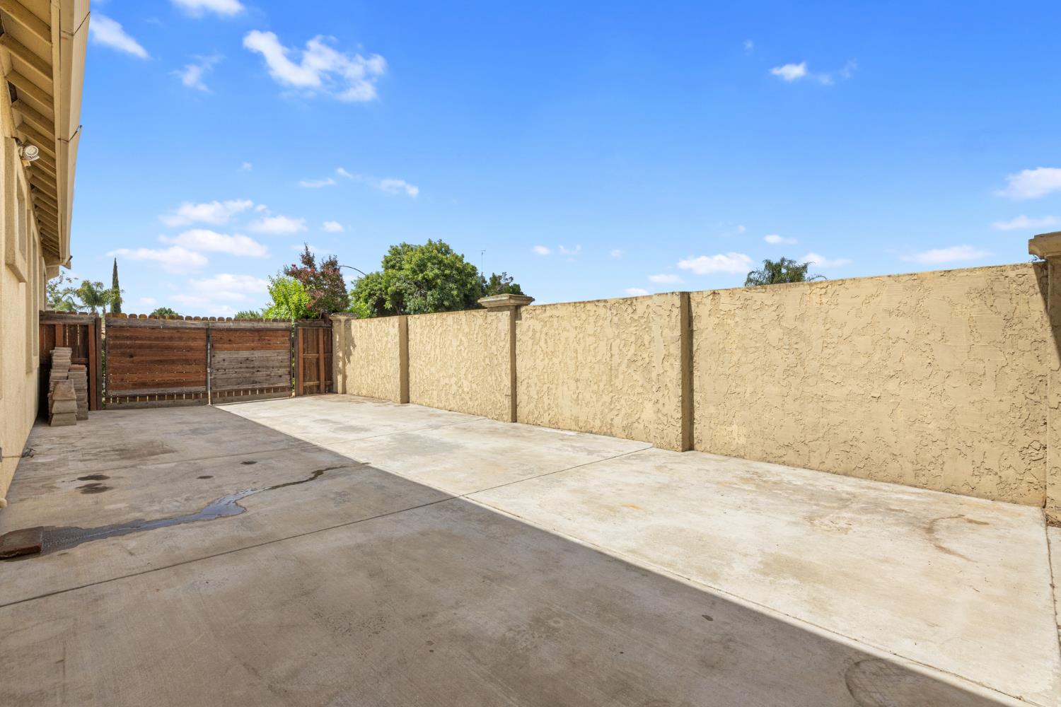 3501 Valley Oak Drive