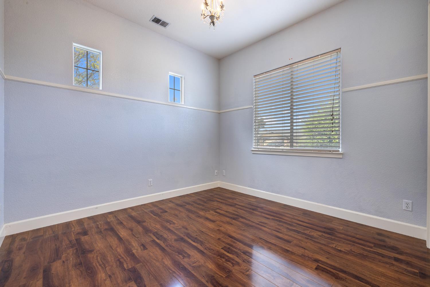 3501 Valley Oak Drive