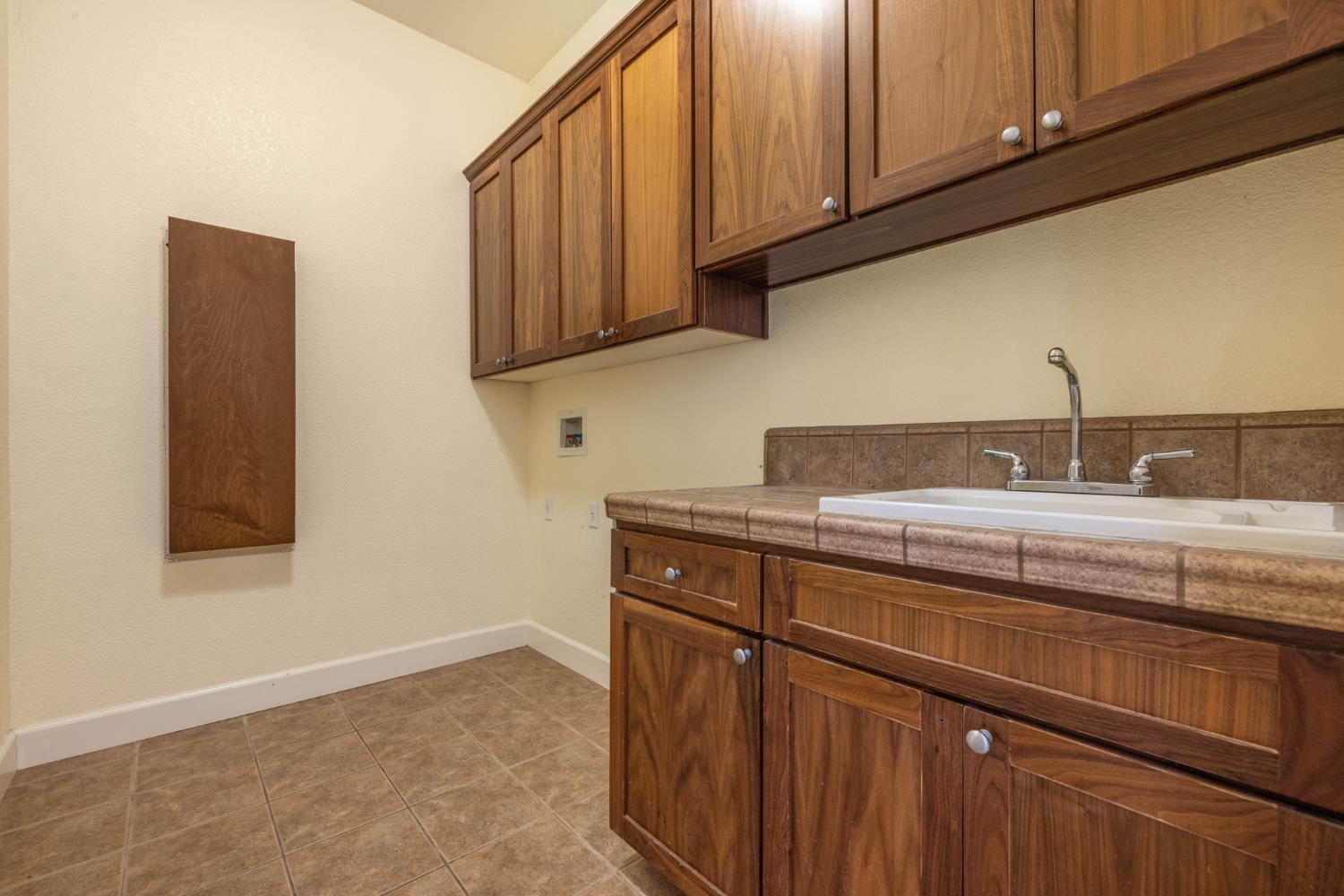 3501 Valley Oak Drive