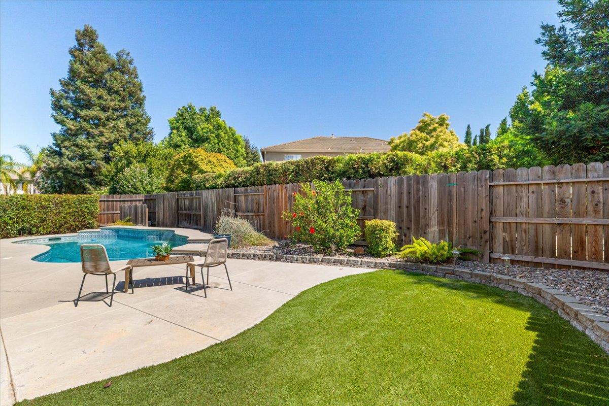 2112 Steinbeck Drive