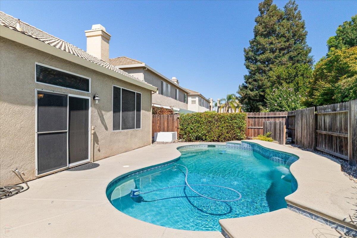 2112 Steinbeck Drive