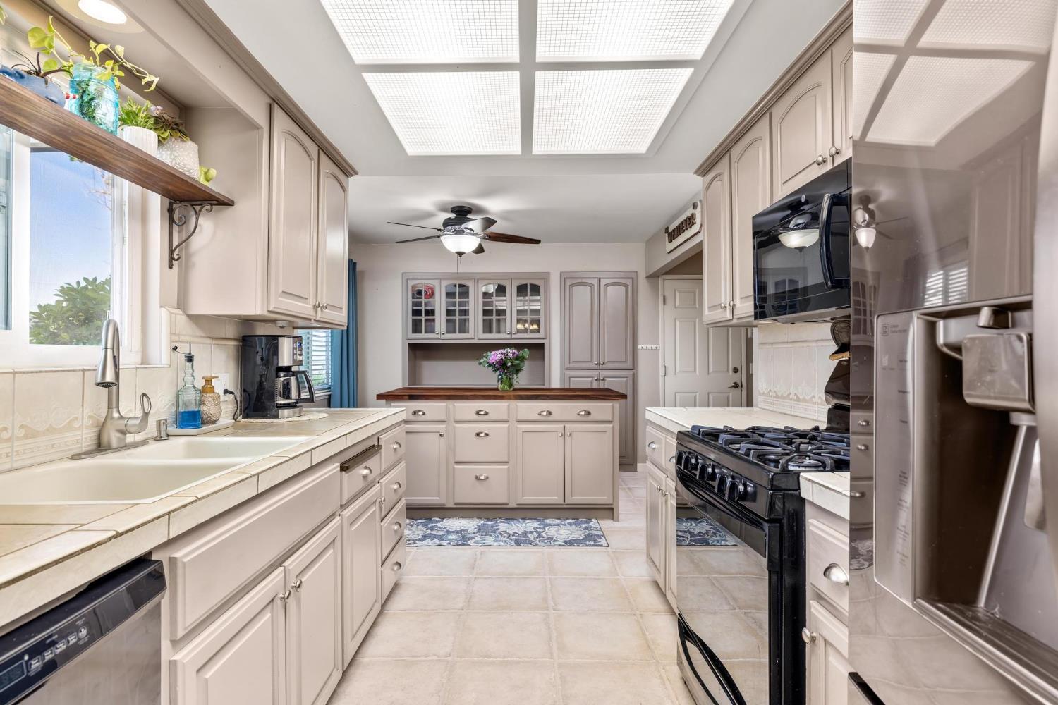 3329 Breckenridge Way