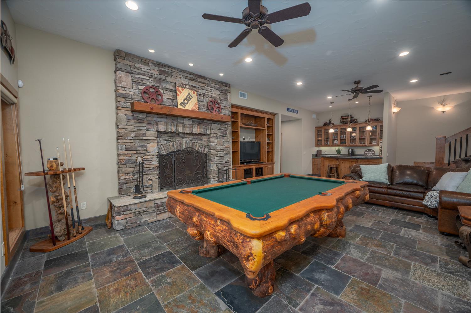 1834 Thunderbolt Trail