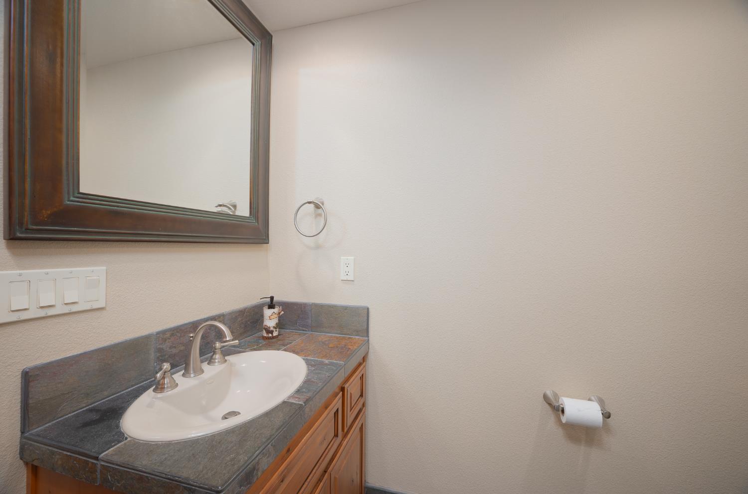 1834 Thunderbolt Trail