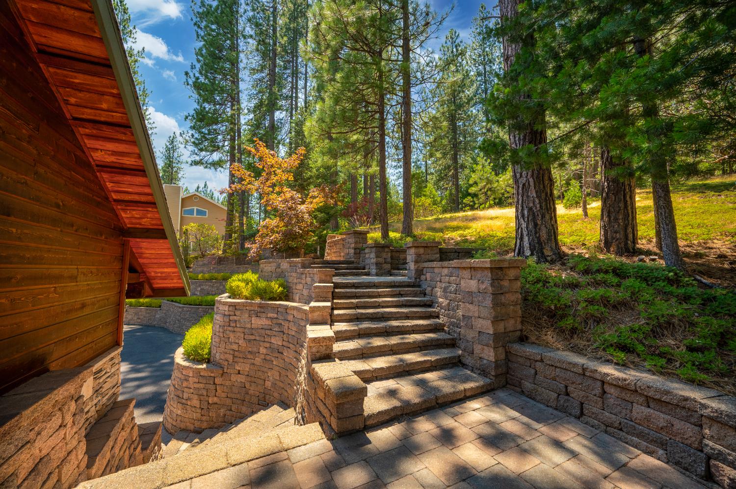 1834 Thunderbolt Trail