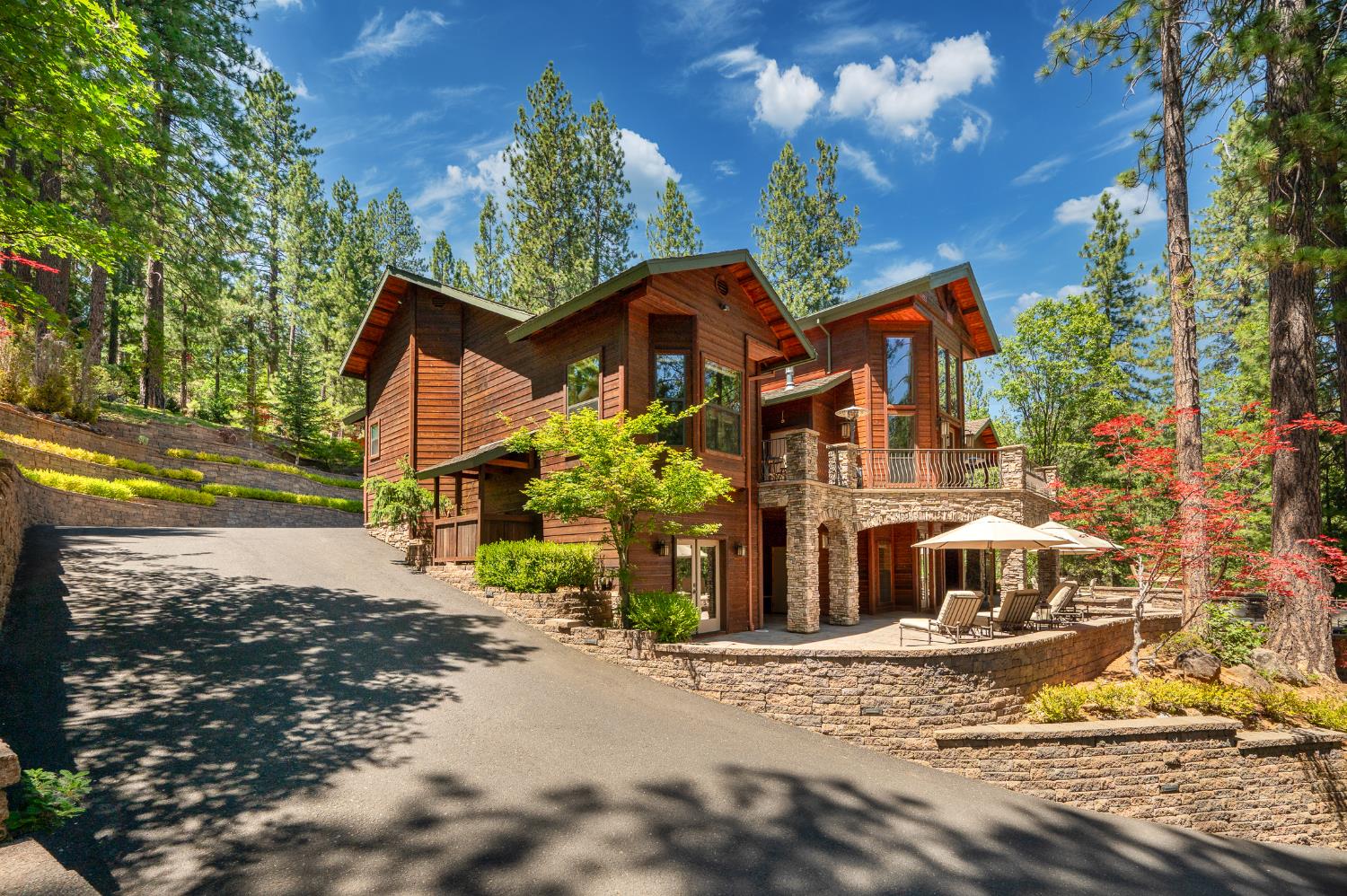 1834 Thunderbolt Trail