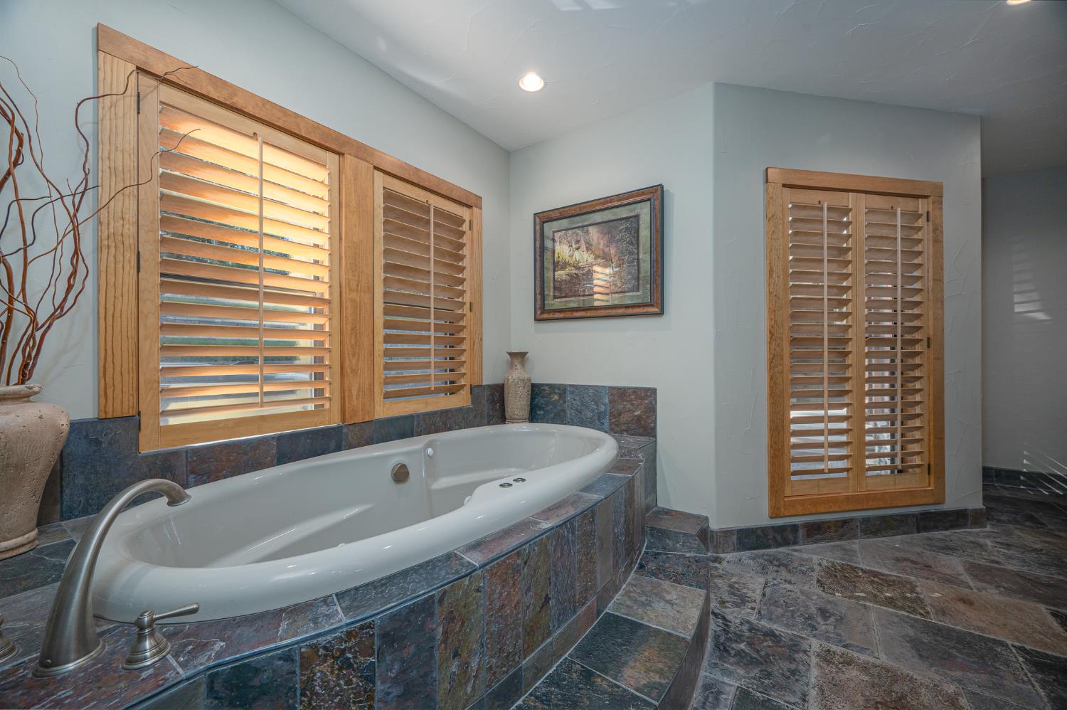 1834 Thunderbolt Trail