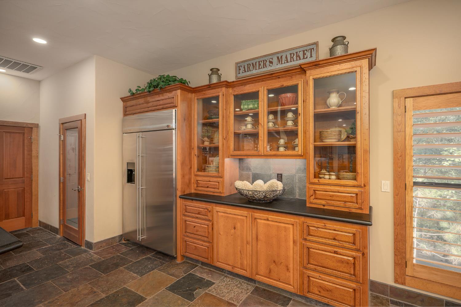 1834 Thunderbolt Trail