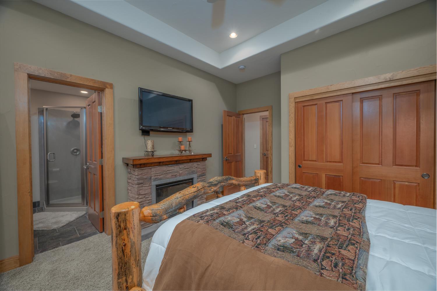 1834 Thunderbolt Trail