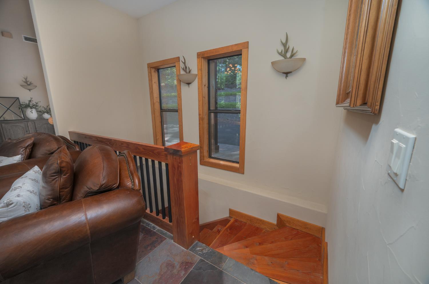 1834 Thunderbolt Trail