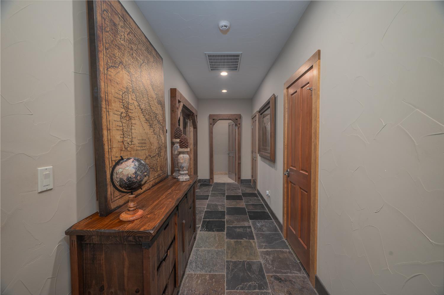 1834 Thunderbolt Trail