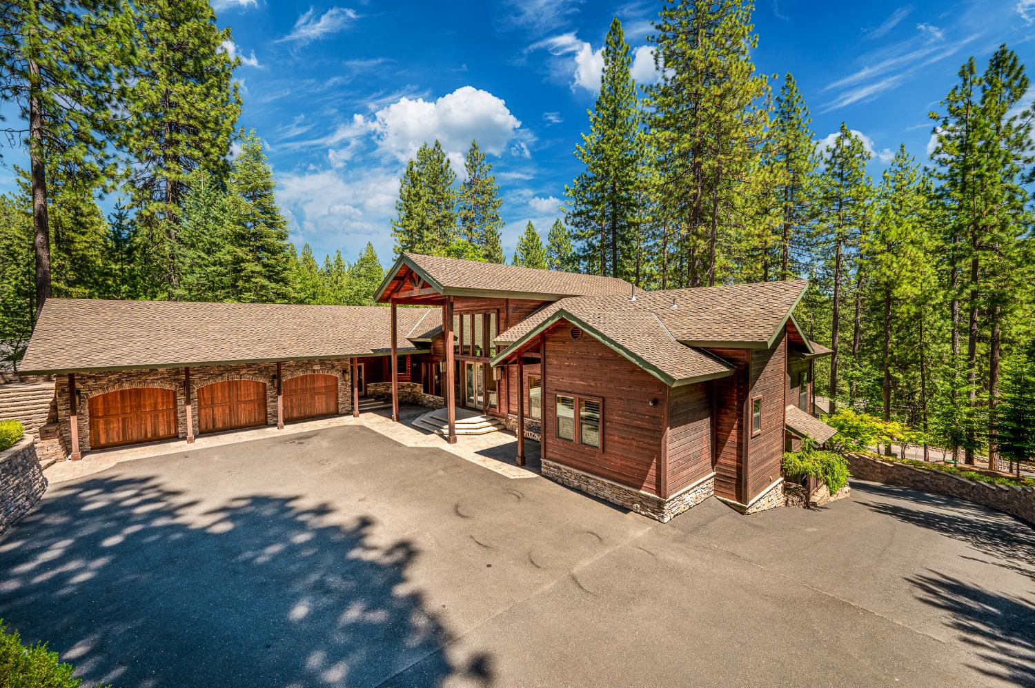 1834 Thunderbolt Trail