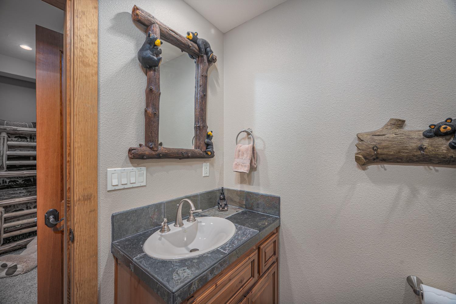 1834 Thunderbolt Trail