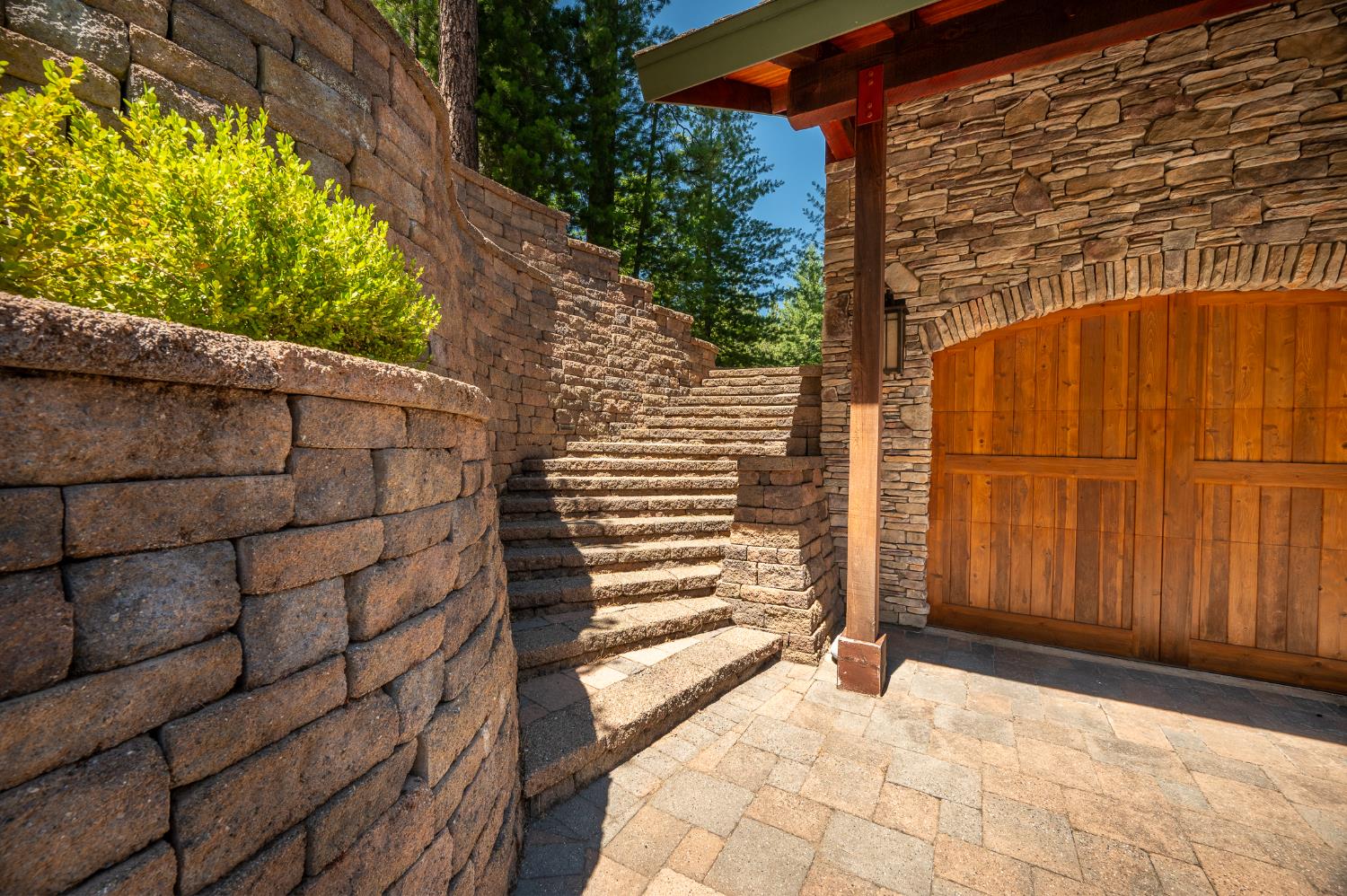 1834 Thunderbolt Trail