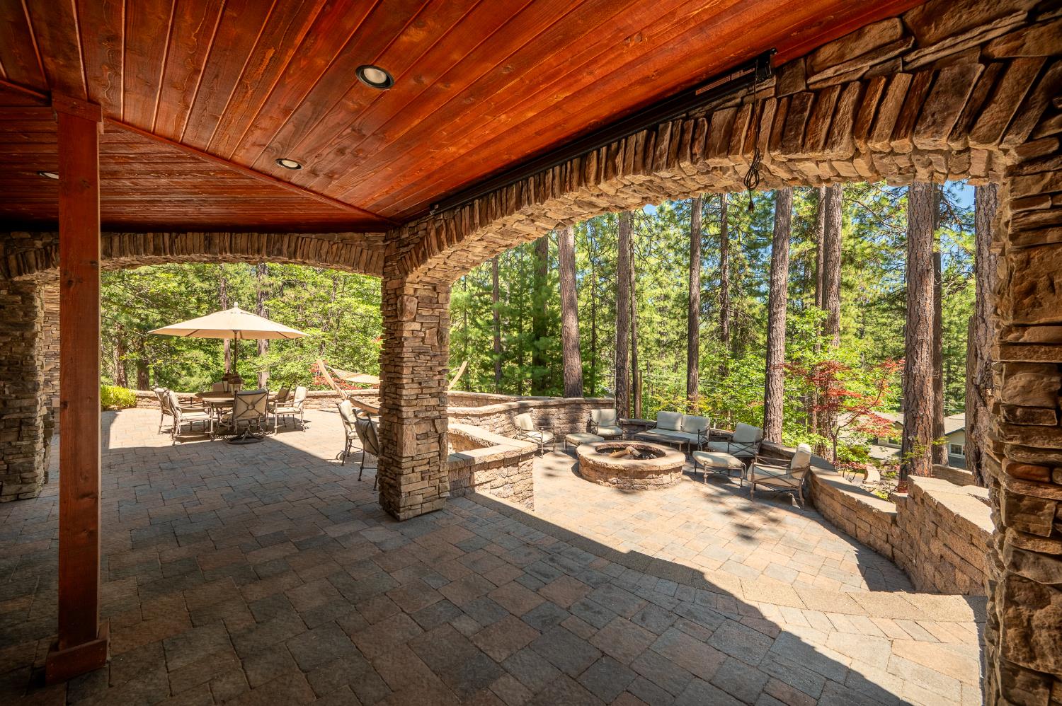 1834 Thunderbolt Trail