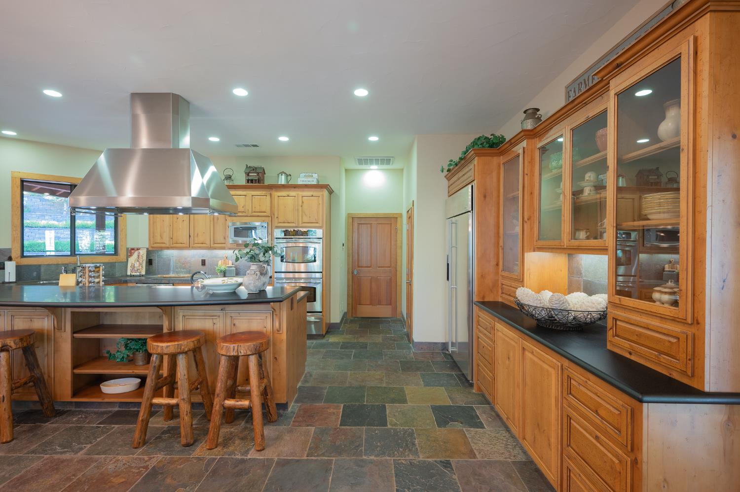 1834 Thunderbolt Trail