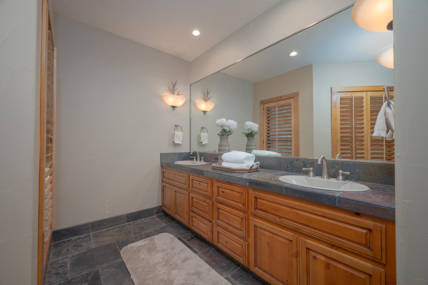 1834 Thunderbolt Trail