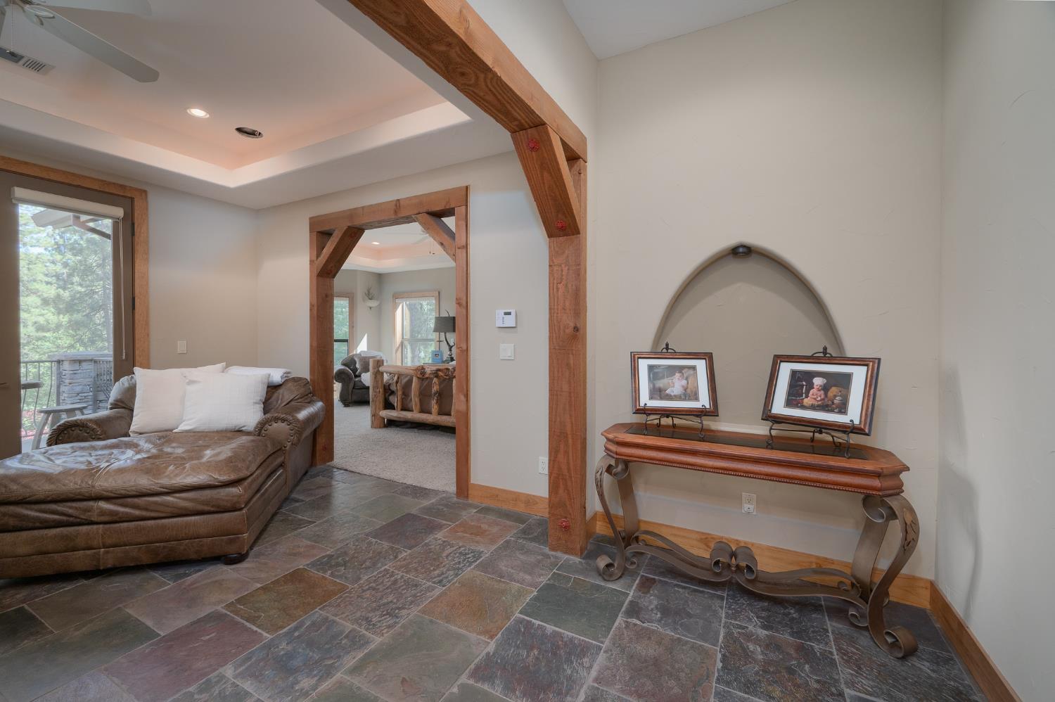 1834 Thunderbolt Trail