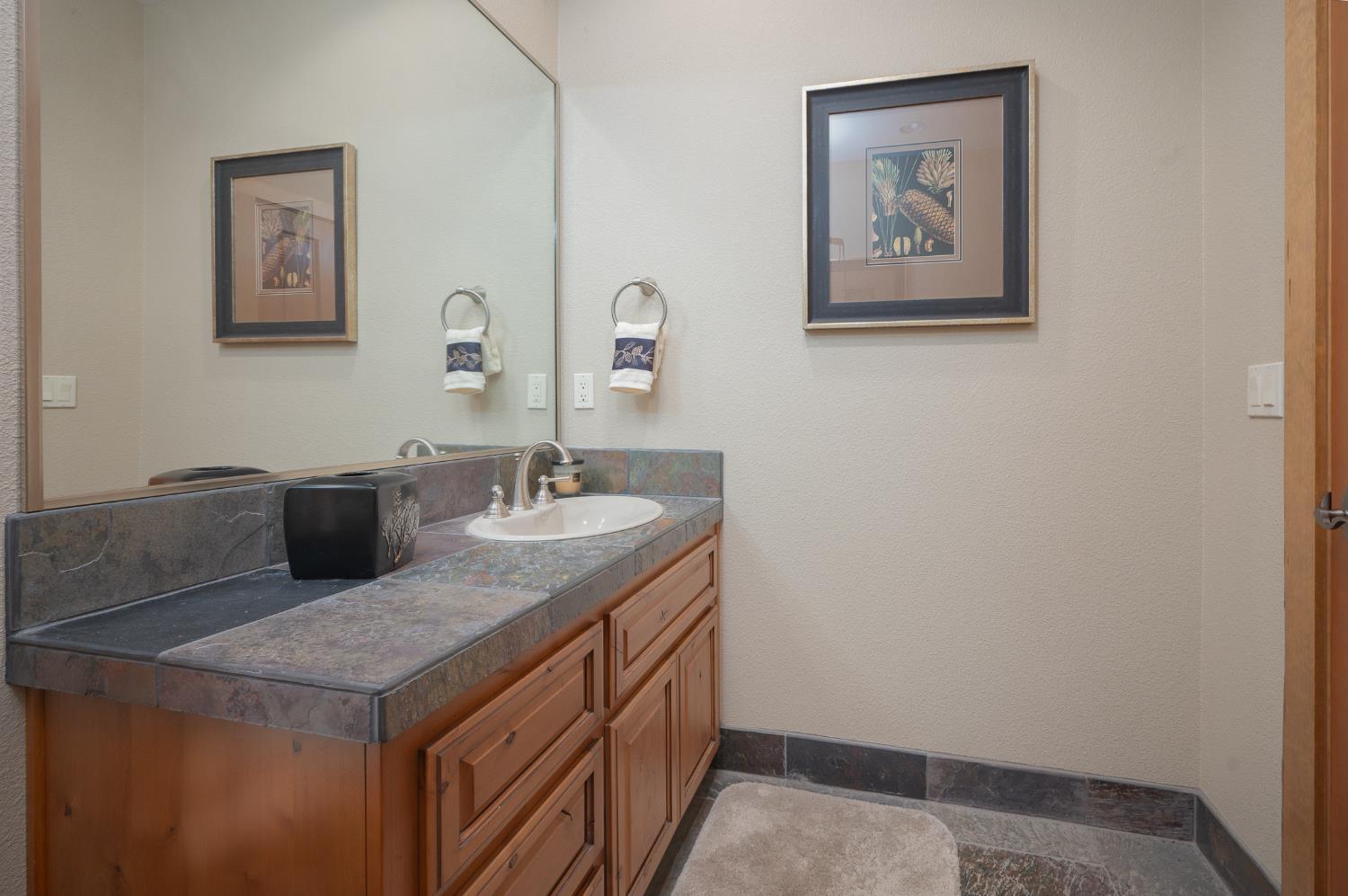 1834 Thunderbolt Trail