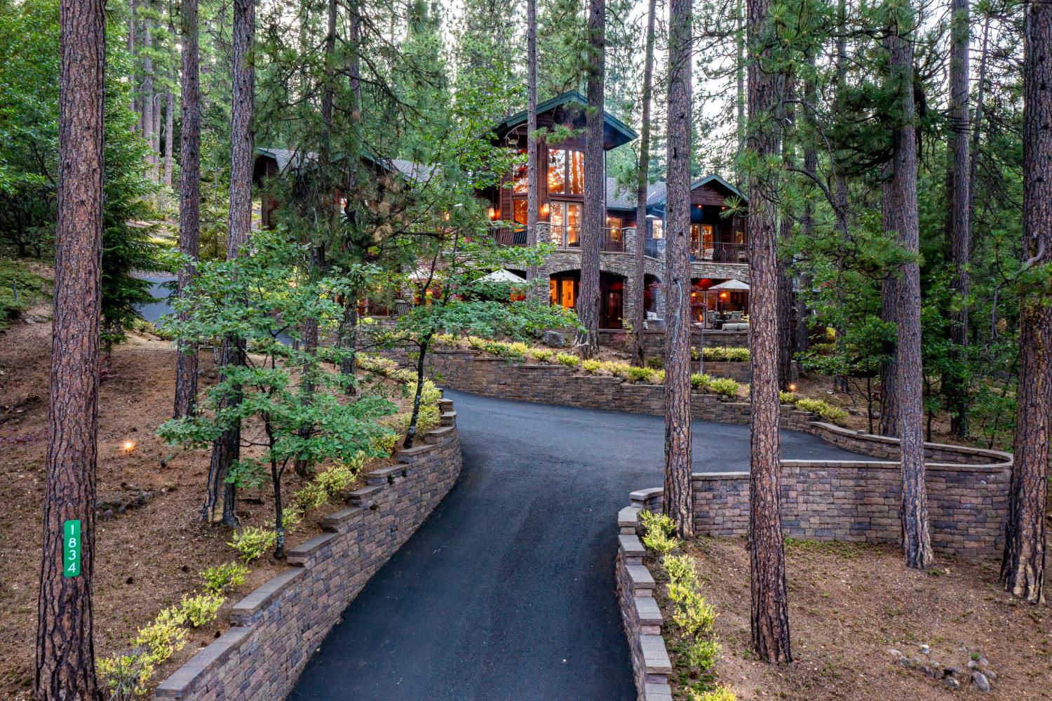 1834 Thunderbolt Trail