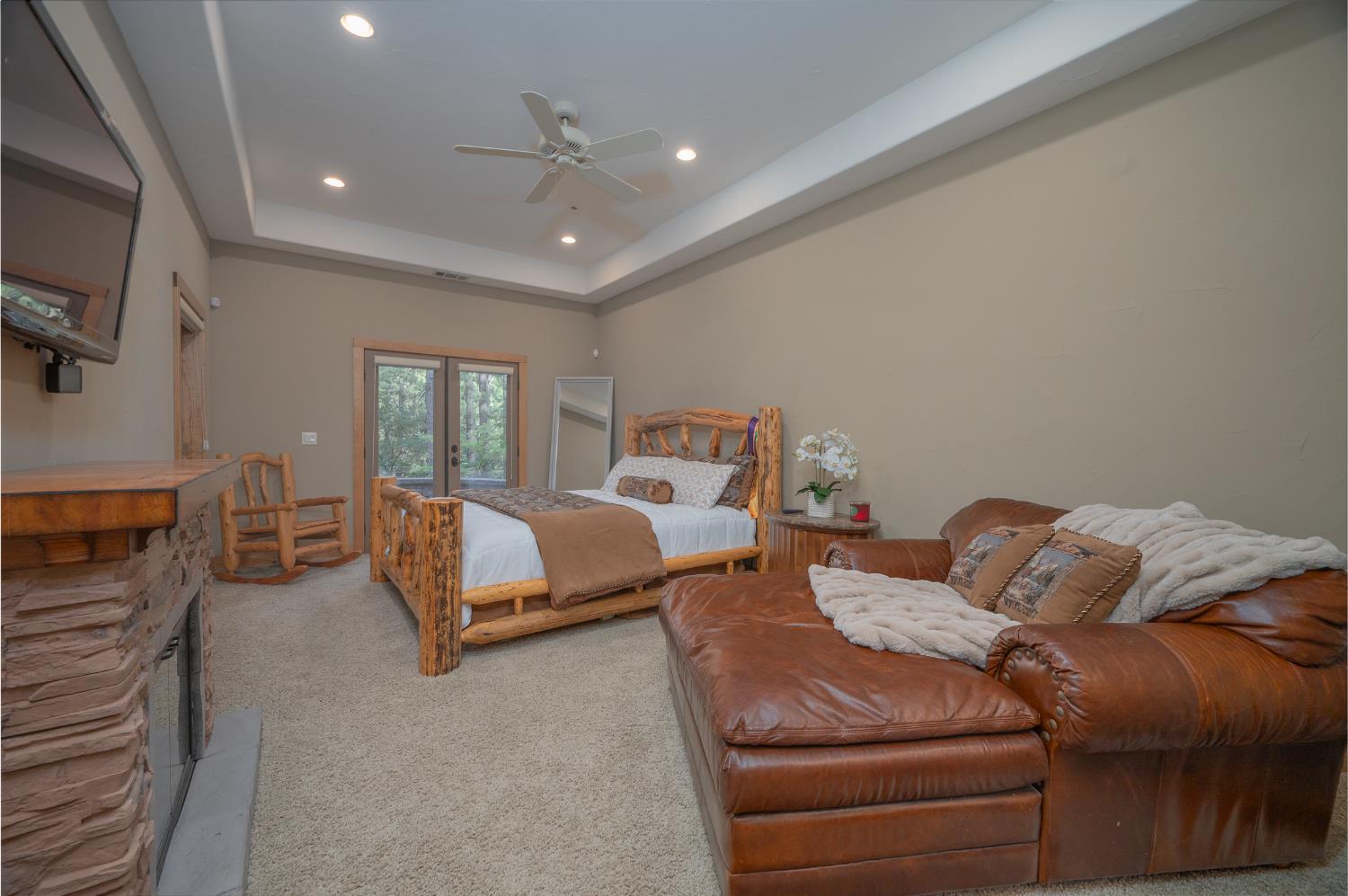 1834 Thunderbolt Trail