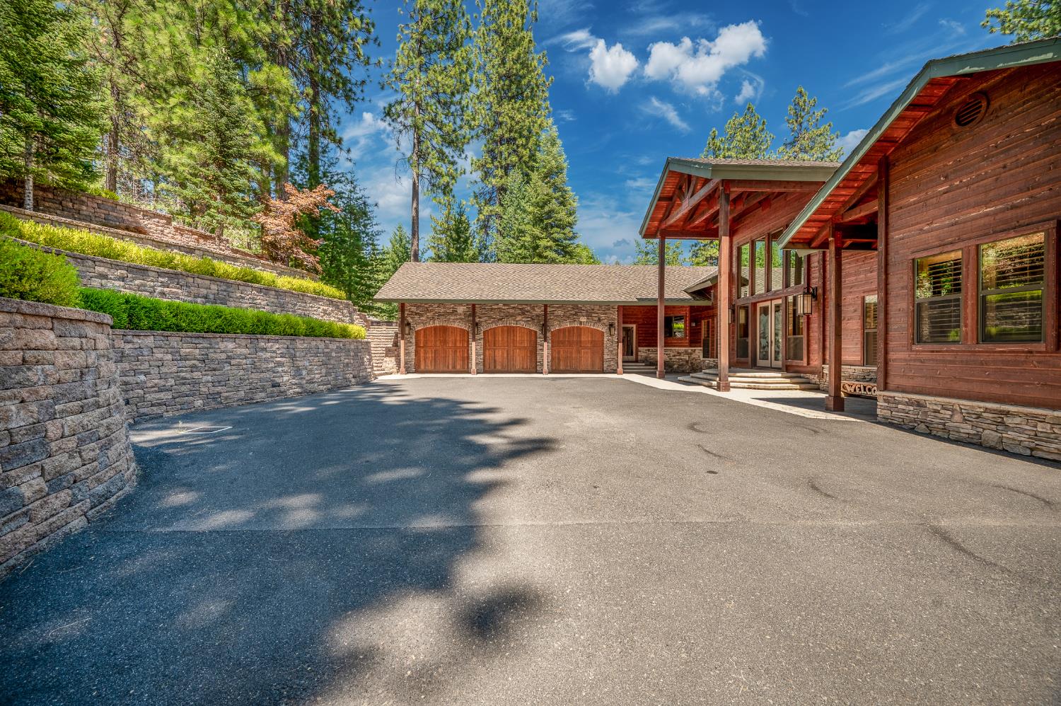 1834 Thunderbolt Trail